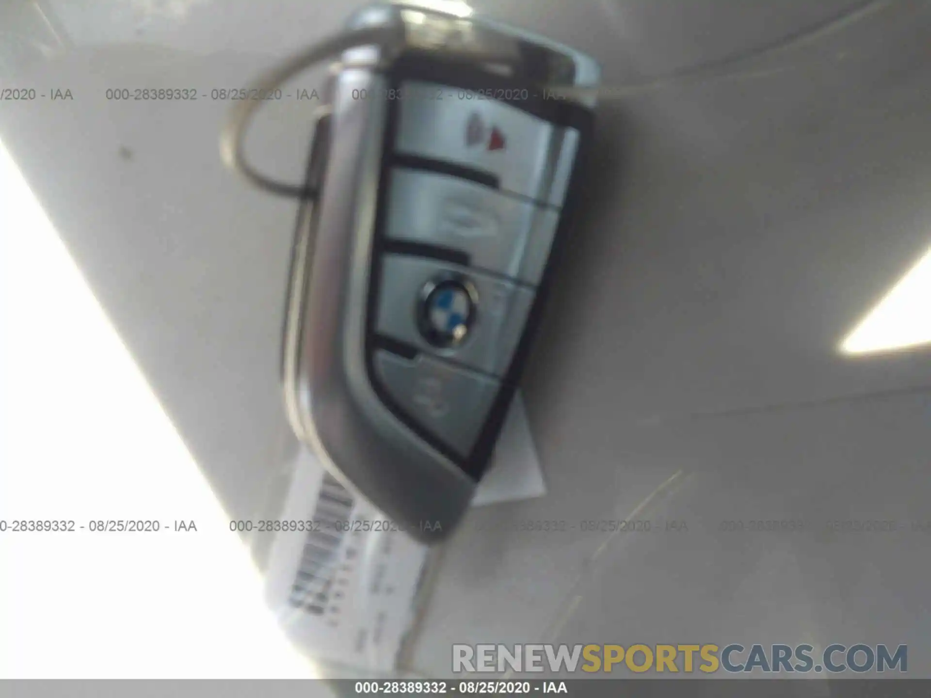 11 Фотография поврежденного автомобиля WBAJR7C01LCD11647 BMW 5 SERIES 2020
