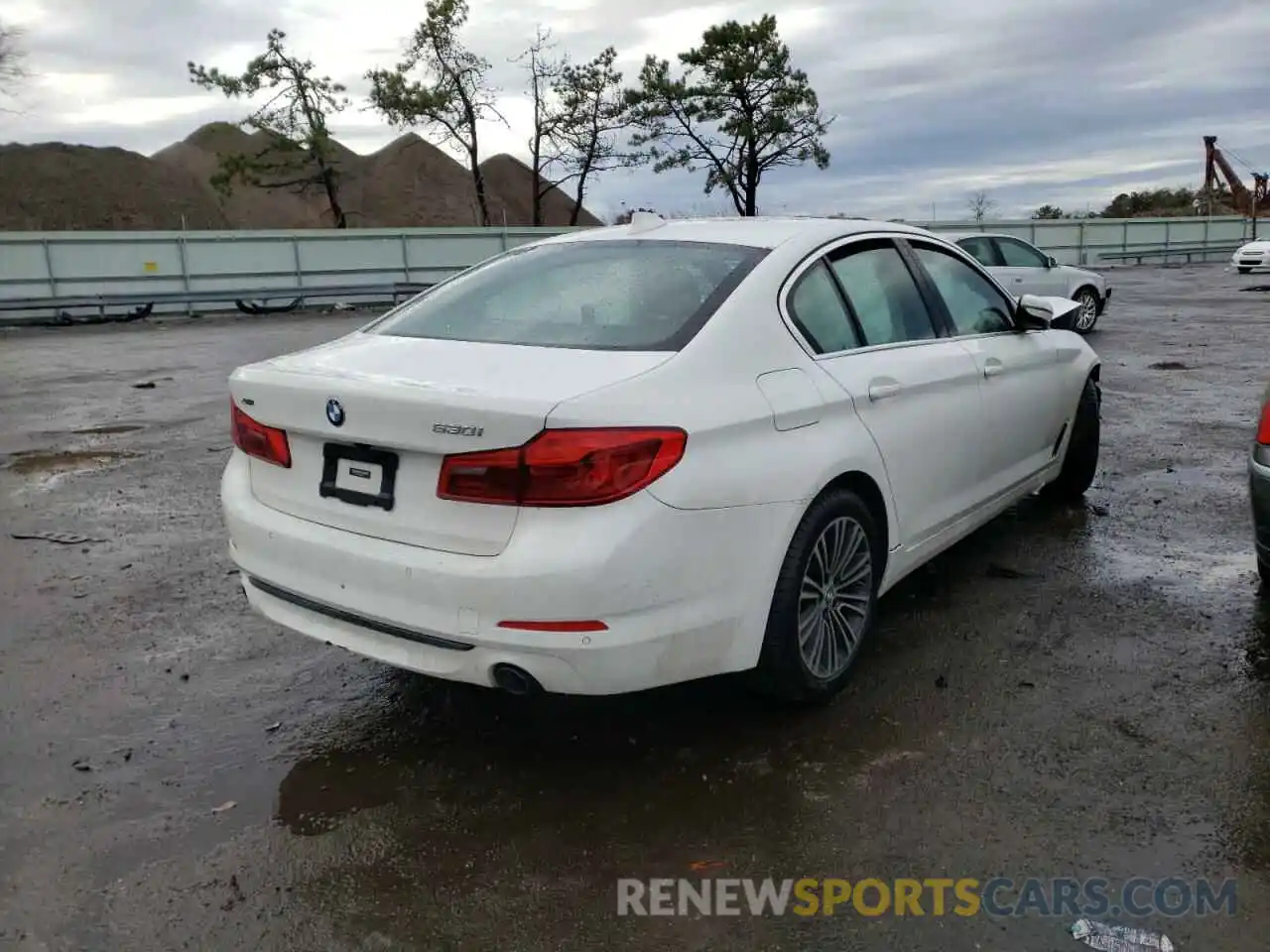 4 Photograph of a damaged car WBAJR7C02LWW65074 BMW 5 SERIES 2020