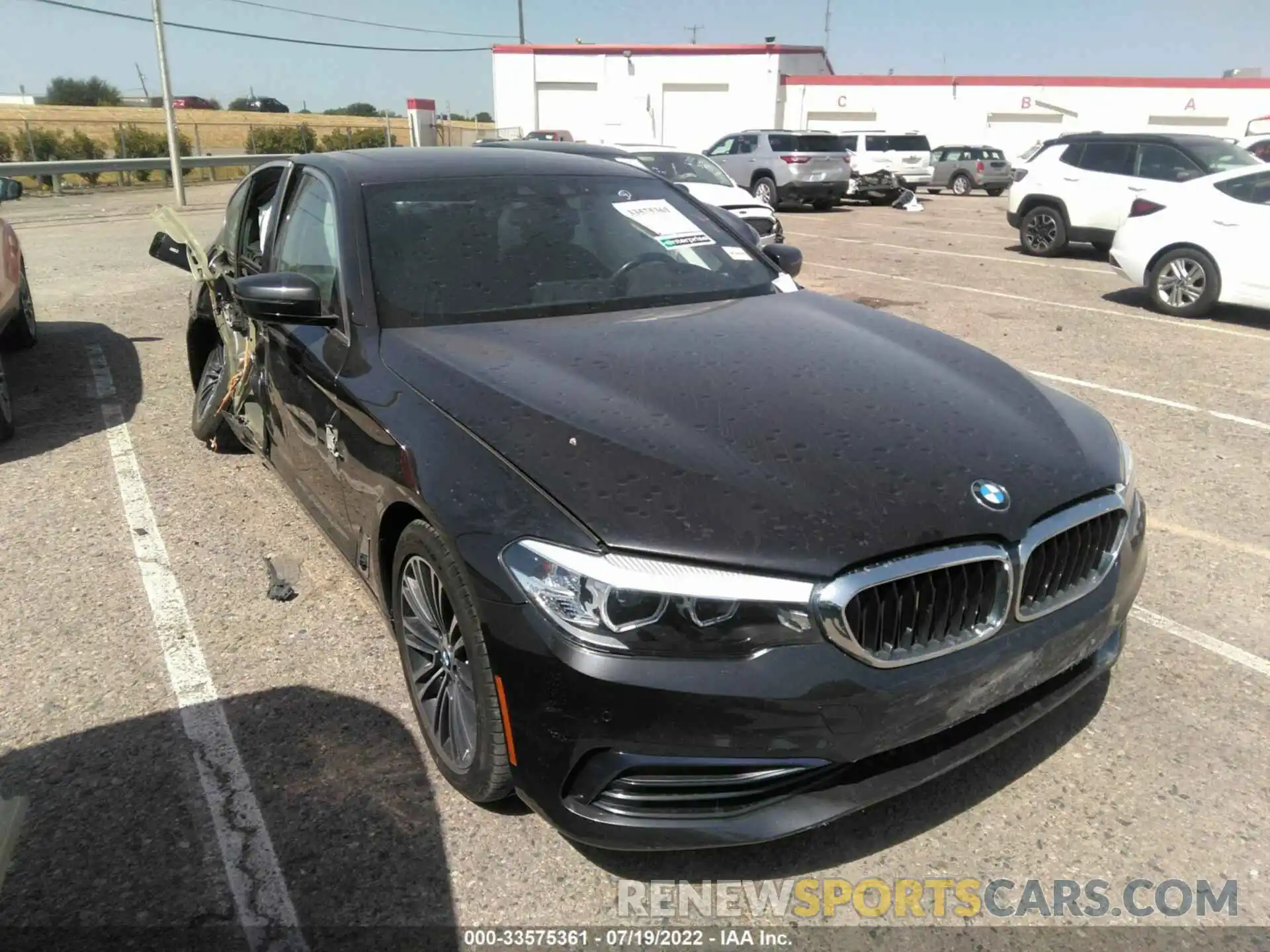 1 Photograph of a damaged car WBAJR7C02LWW65088 BMW 5 SERIES 2020