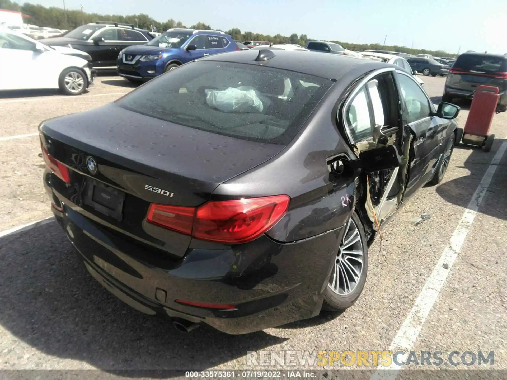 4 Photograph of a damaged car WBAJR7C02LWW65088 BMW 5 SERIES 2020