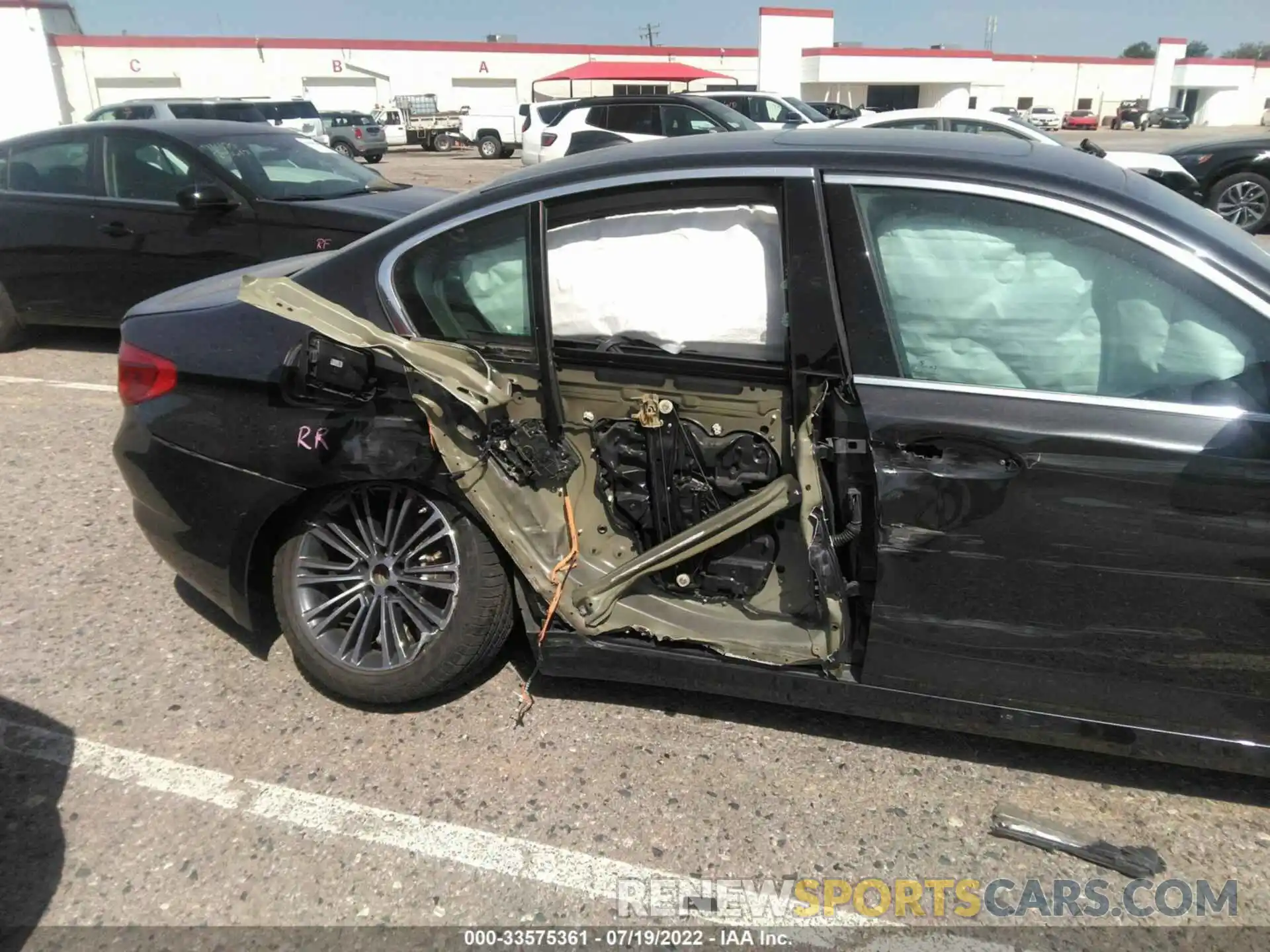 6 Photograph of a damaged car WBAJR7C02LWW65088 BMW 5 SERIES 2020