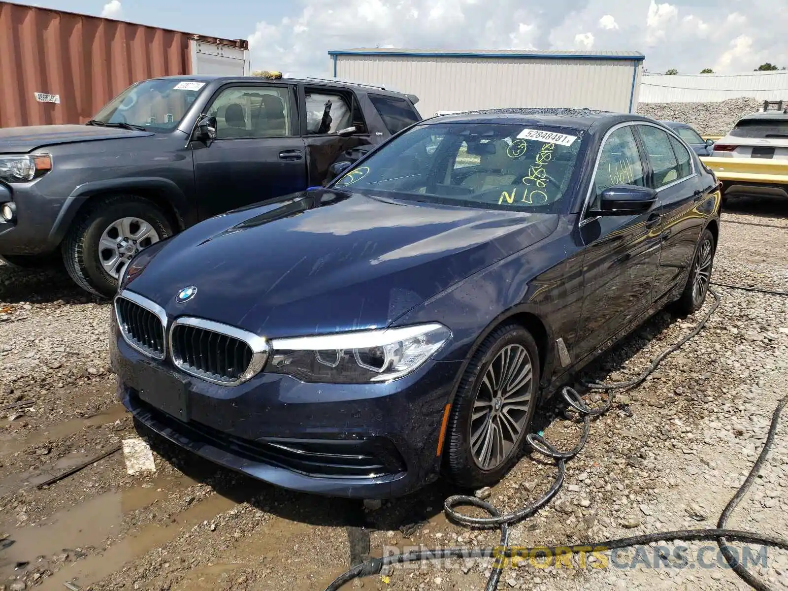 2 Фотография поврежденного автомобиля WBAJR7C02LWW68900 BMW 5 SERIES 2020