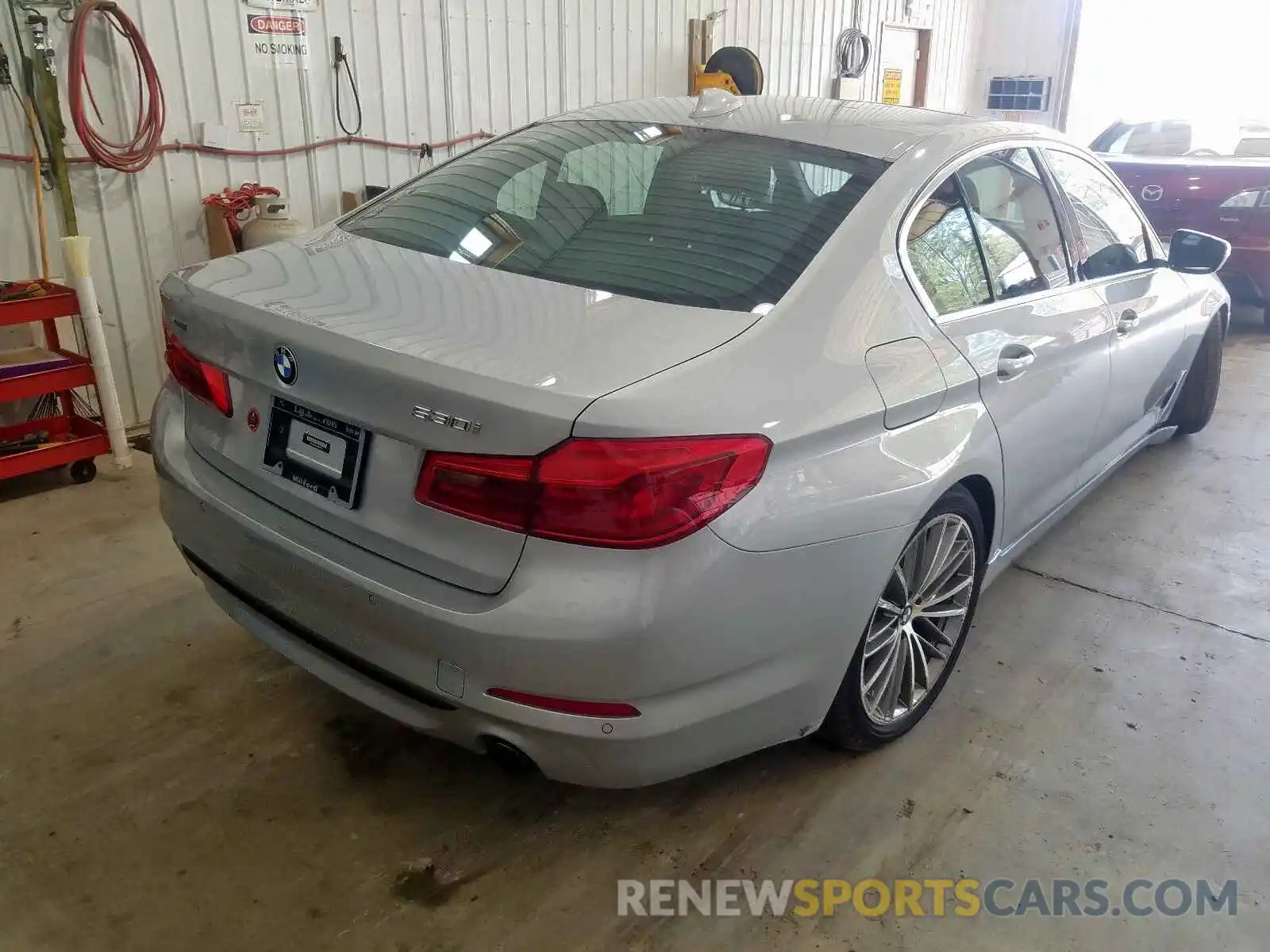 4 Photograph of a damaged car WBAJR7C04LWW58742 BMW 5 SERIES 2020