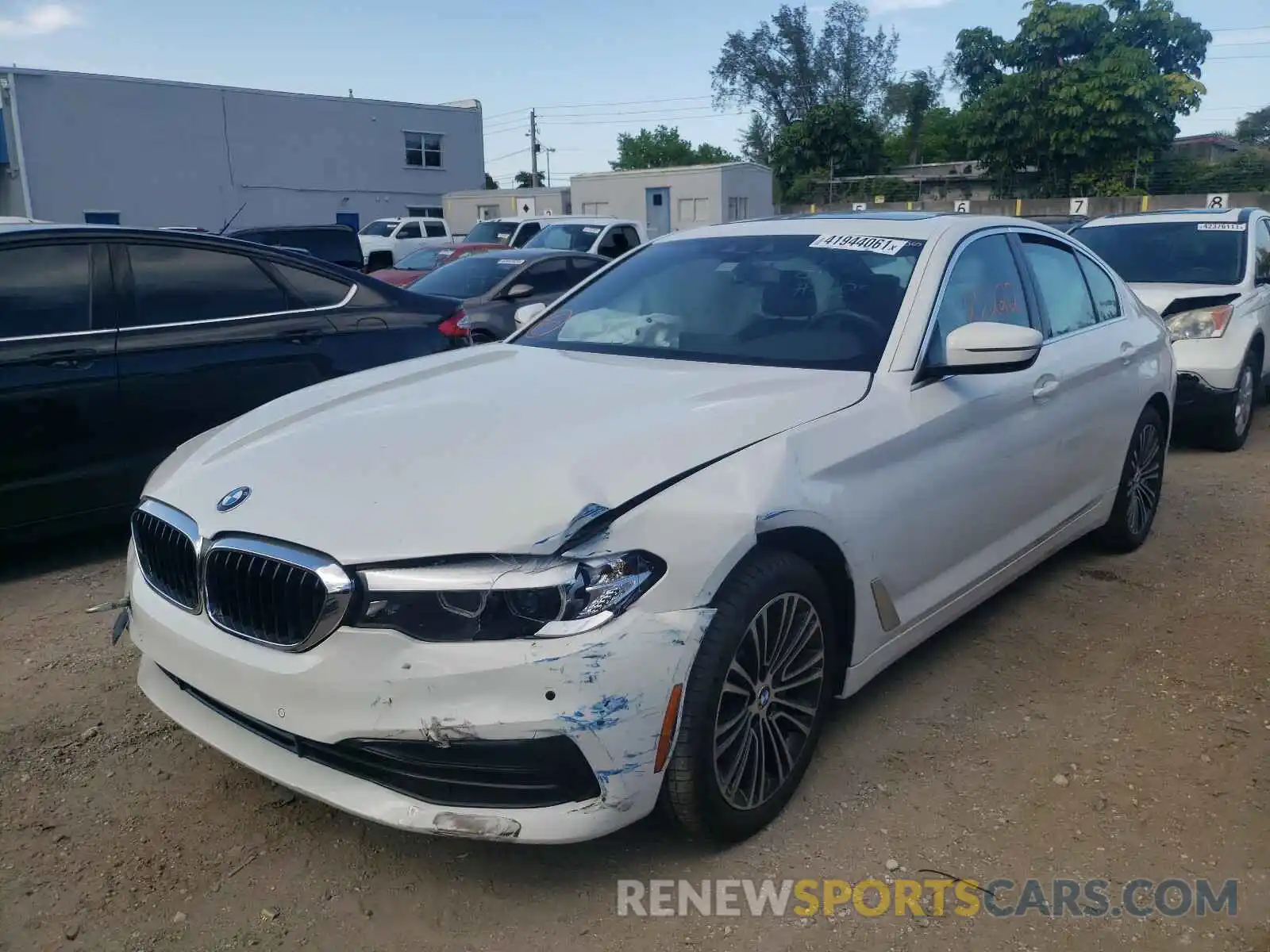 2 Photograph of a damaged car WBAJR7C04LWW64685 BMW 5 SERIES 2020