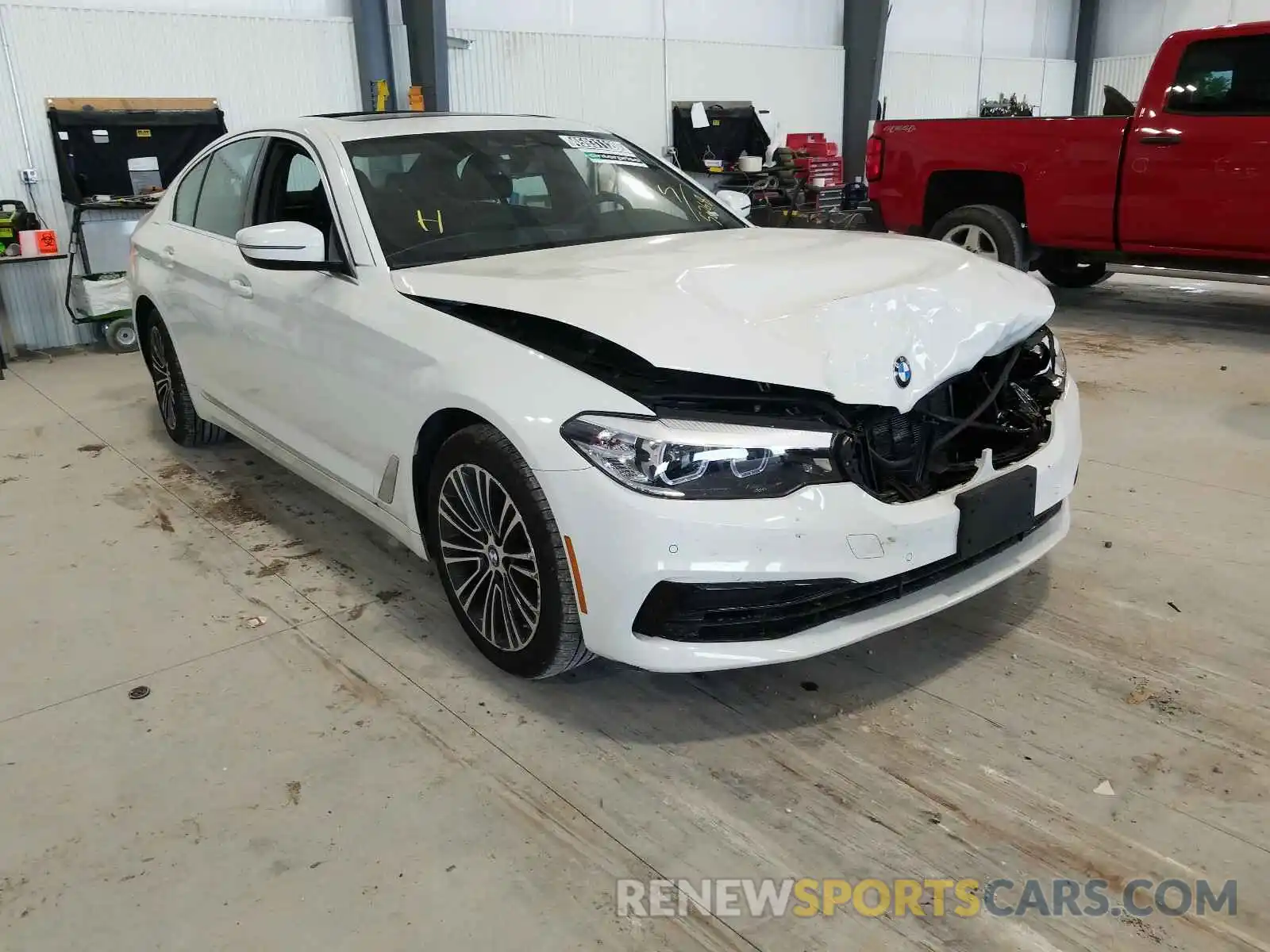 1 Photograph of a damaged car WBAJR7C04LWW65268 BMW 5 SERIES 2020