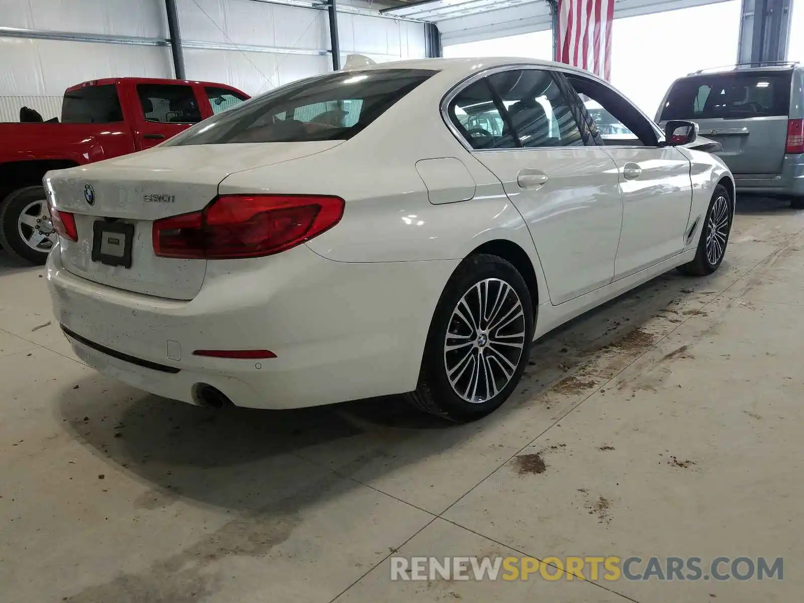 4 Photograph of a damaged car WBAJR7C04LWW65268 BMW 5 SERIES 2020