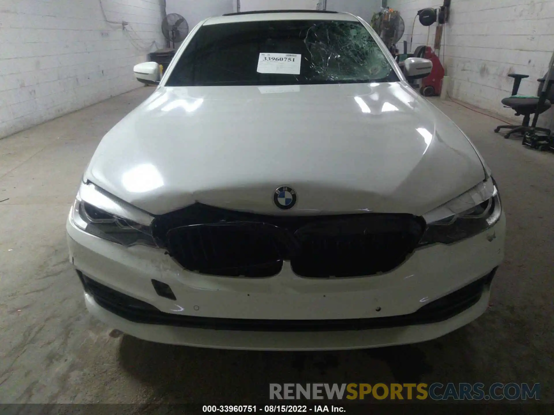 6 Photograph of a damaged car WBAJR7C06LWW60587 BMW 5 SERIES 2020