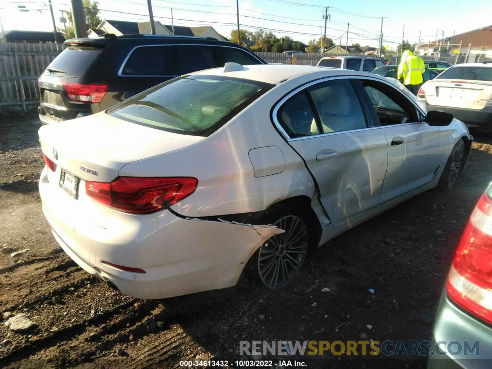 4 Photograph of a damaged car WBAJR7C06LWW62906 BMW 5 SERIES 2020