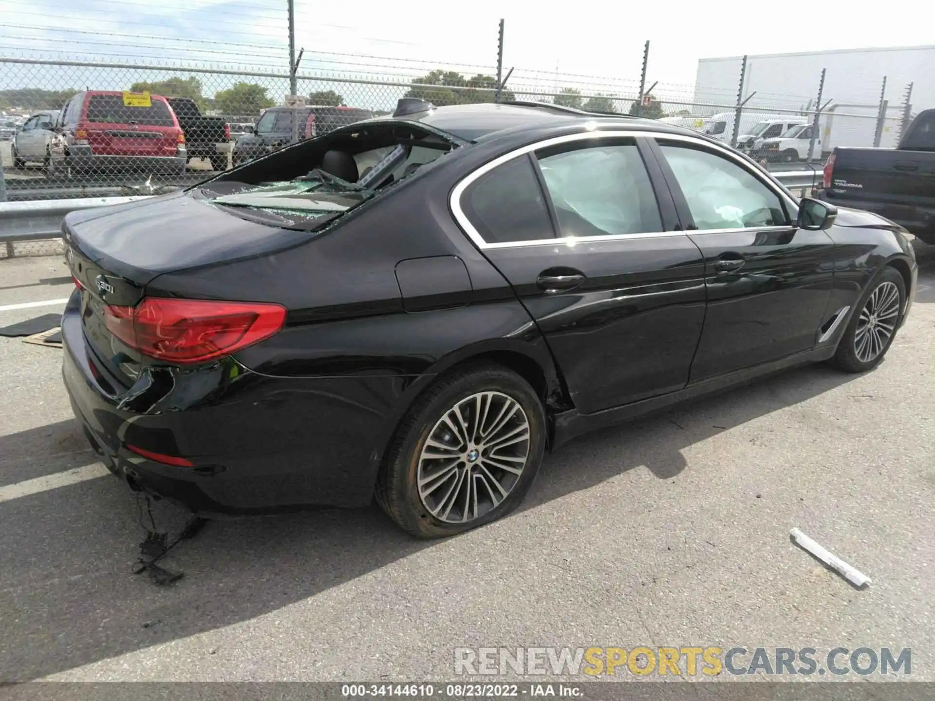 4 Photograph of a damaged car WBAJR7C07LCD12608 BMW 5 SERIES 2020