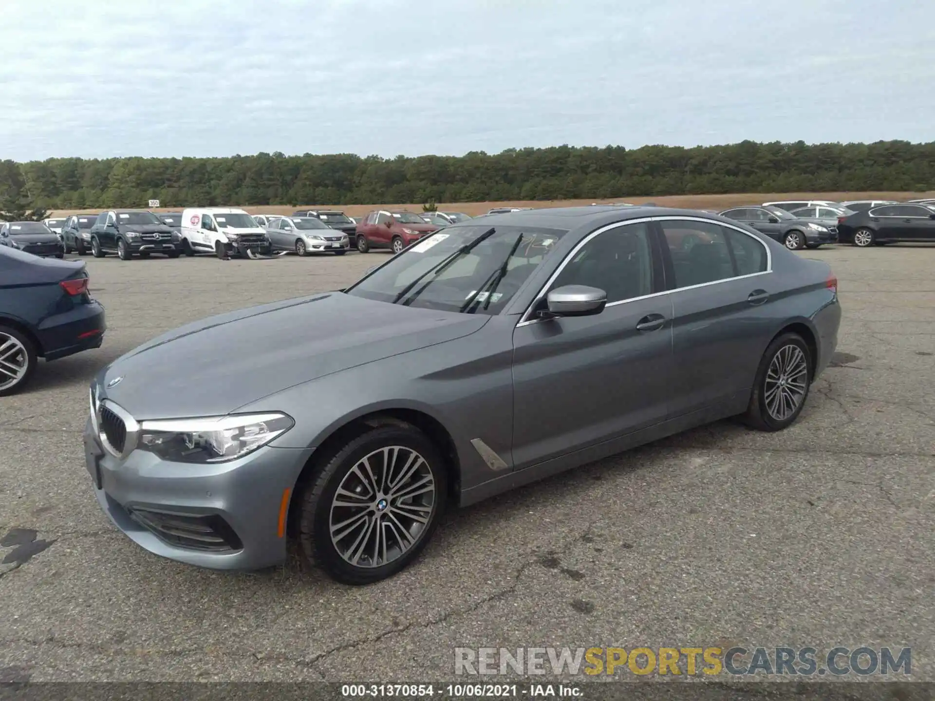 2 Photograph of a damaged car WBAJR7C07LCD66653 BMW 5 SERIES 2020