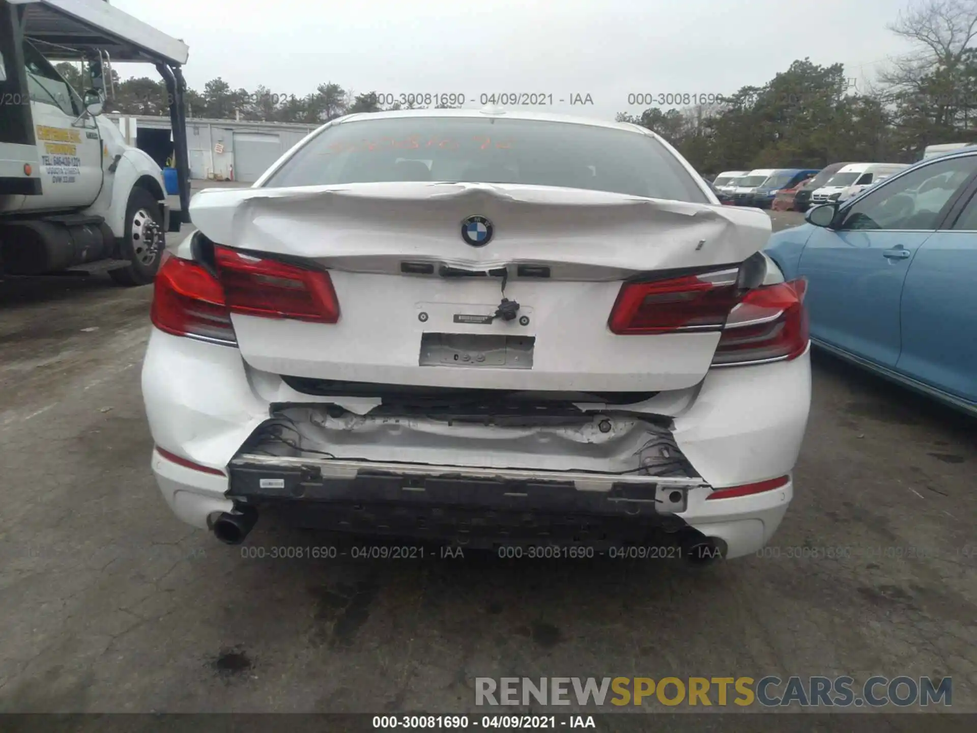 6 Фотография поврежденного автомобиля WBAJR7C09LWW64830 BMW 5 SERIES 2020