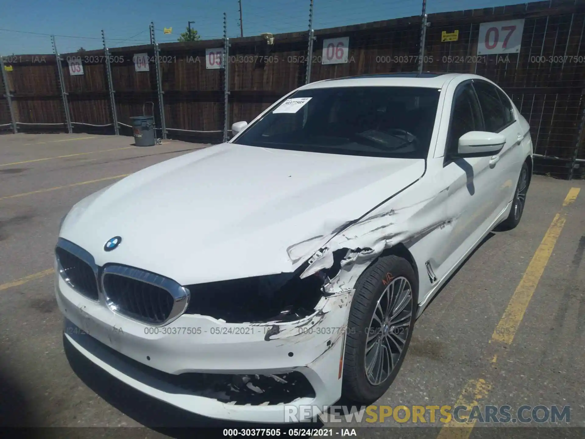 2 Photograph of a damaged car WBAJR7C09LWW65220 BMW 5 SERIES 2020