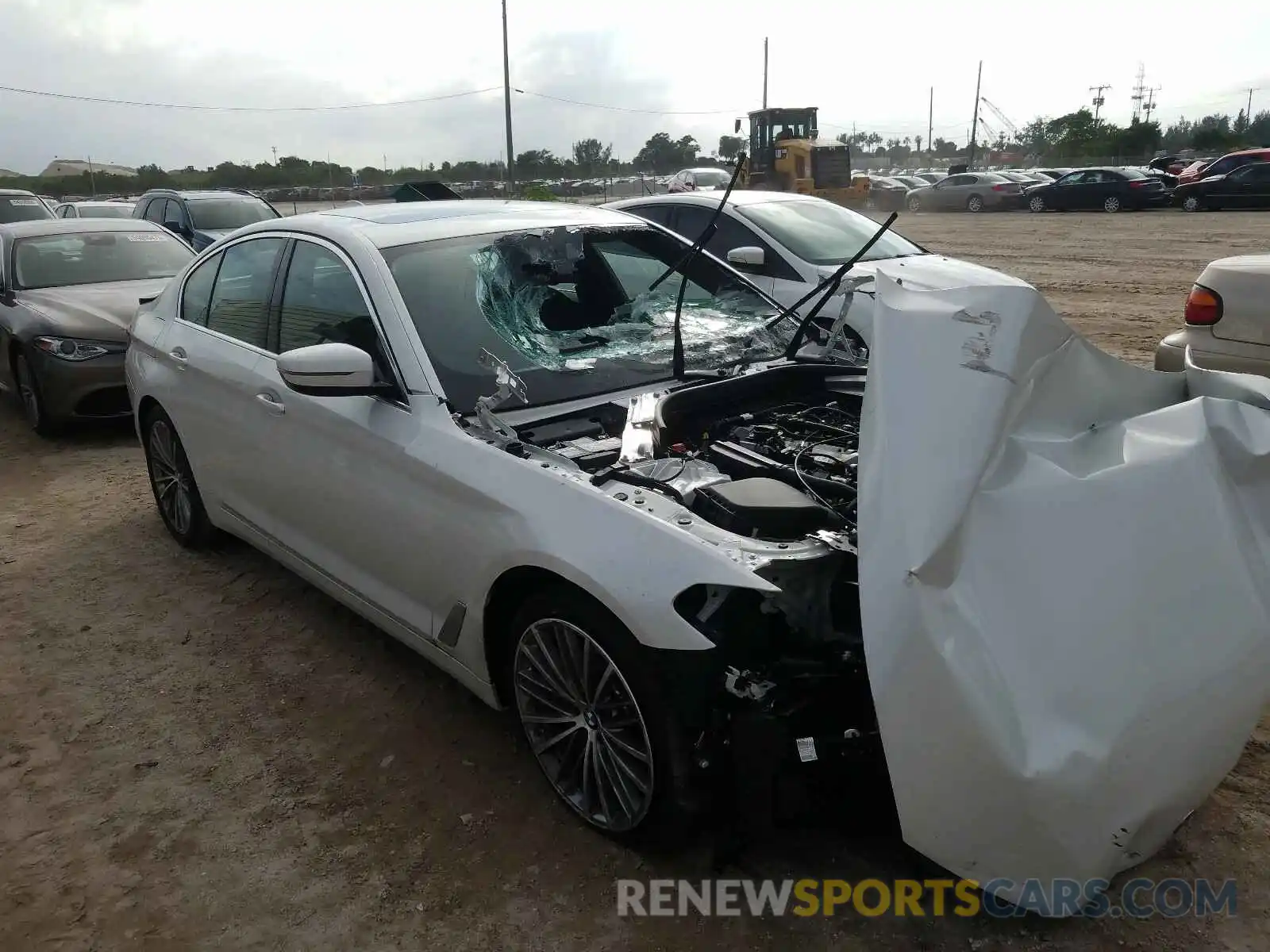 1 Фотография поврежденного автомобиля WBAJS1C06LWW80811 BMW 5 SERIES 2020