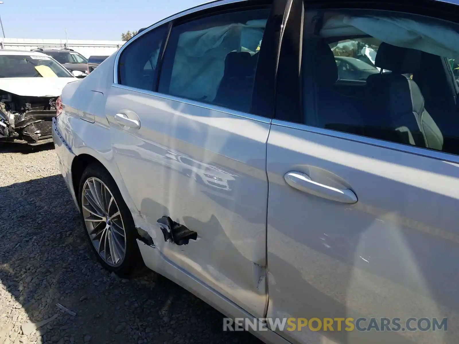 9 Фотография поврежденного автомобиля WBAJS3C06LWW80349 BMW 5 SERIES 2020