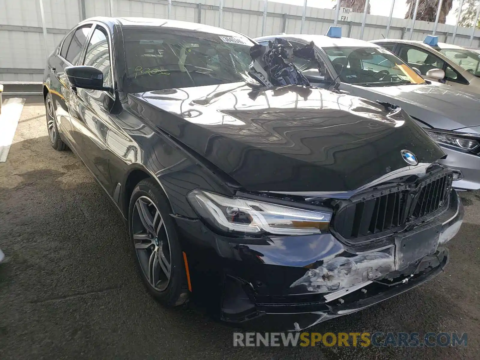 1 Фотография поврежденного автомобиля WBA13AG02MCF67807 BMW 5 SERIES 2021