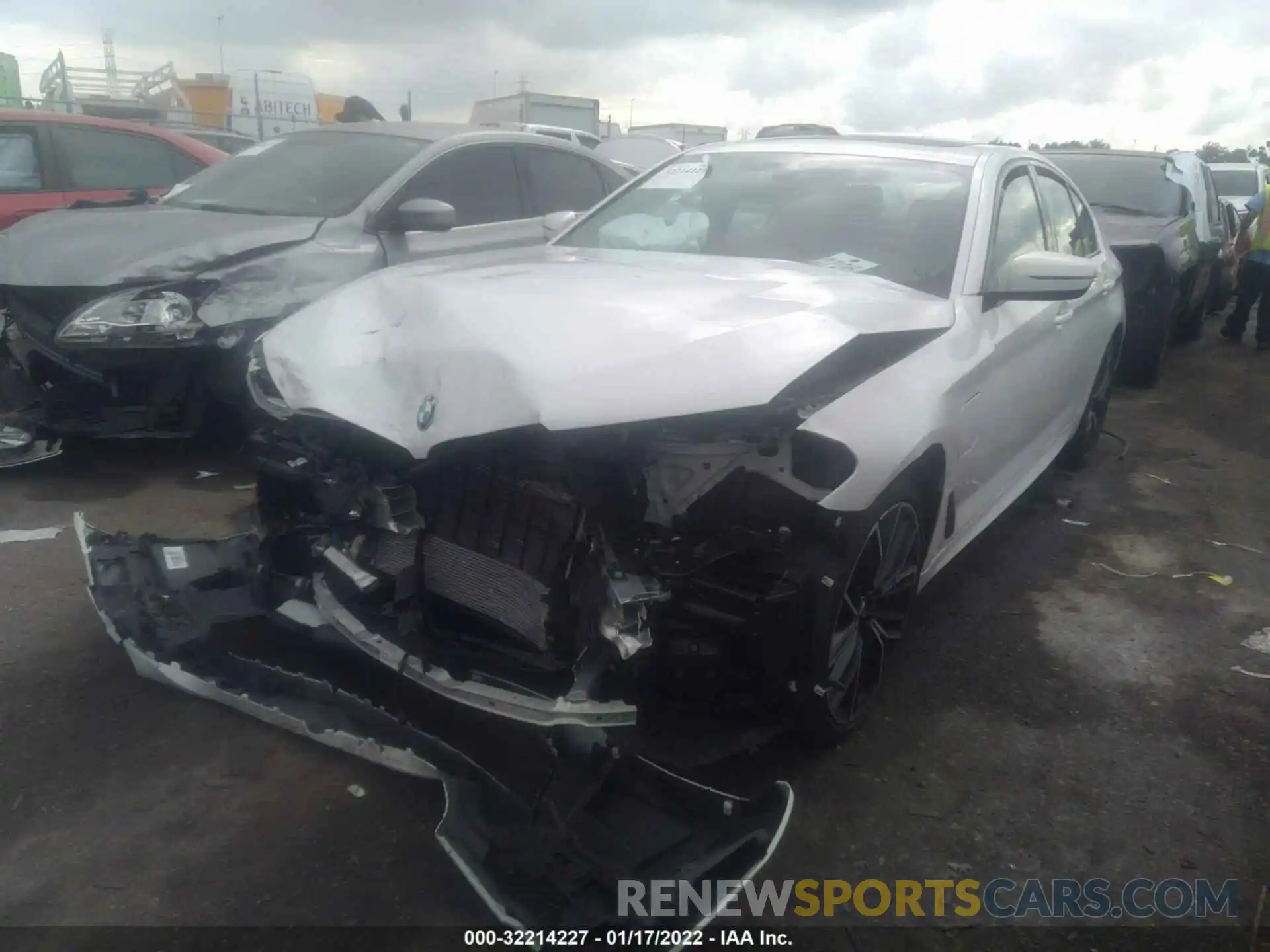 2 Photograph of a damaged car WBA13AG03MCF34637 BMW 5 SERIES 2021