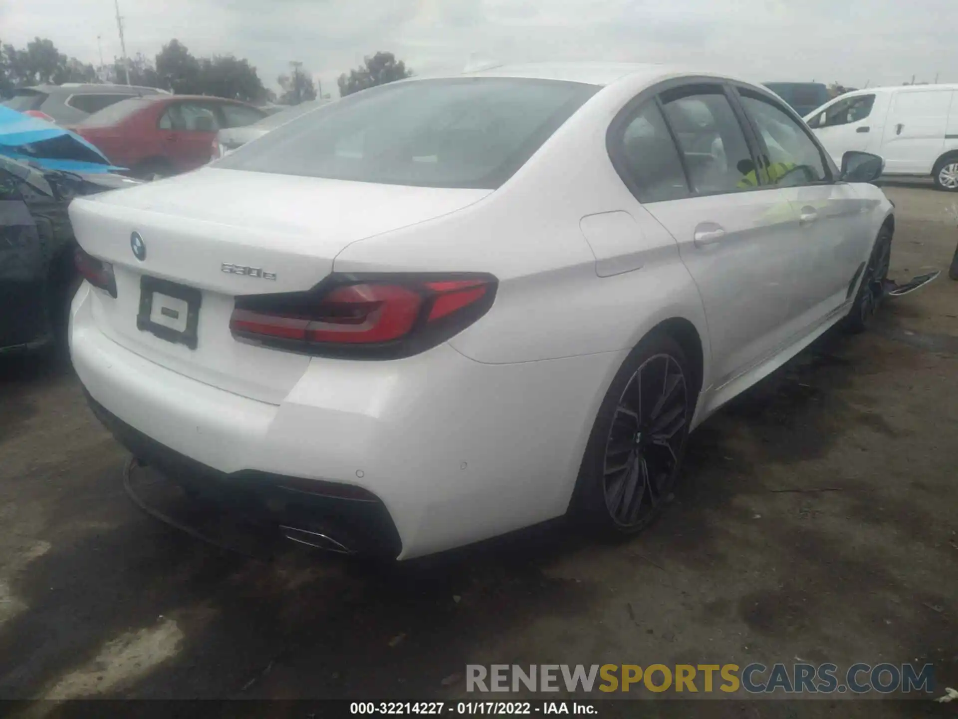 4 Photograph of a damaged car WBA13AG03MCF34637 BMW 5 SERIES 2021