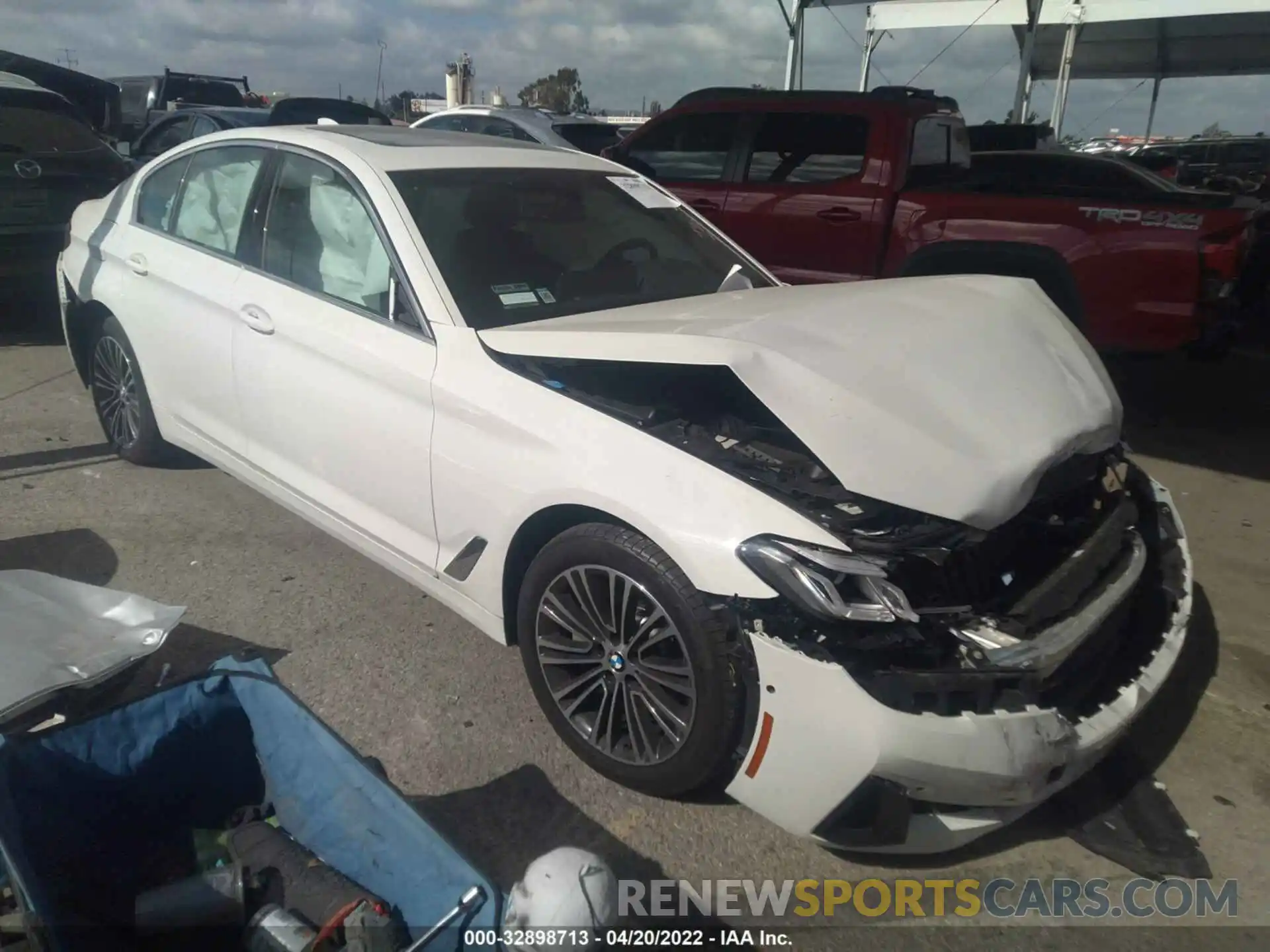 1 Photograph of a damaged car WBA13AG03MCF97317 BMW 5 SERIES 2021