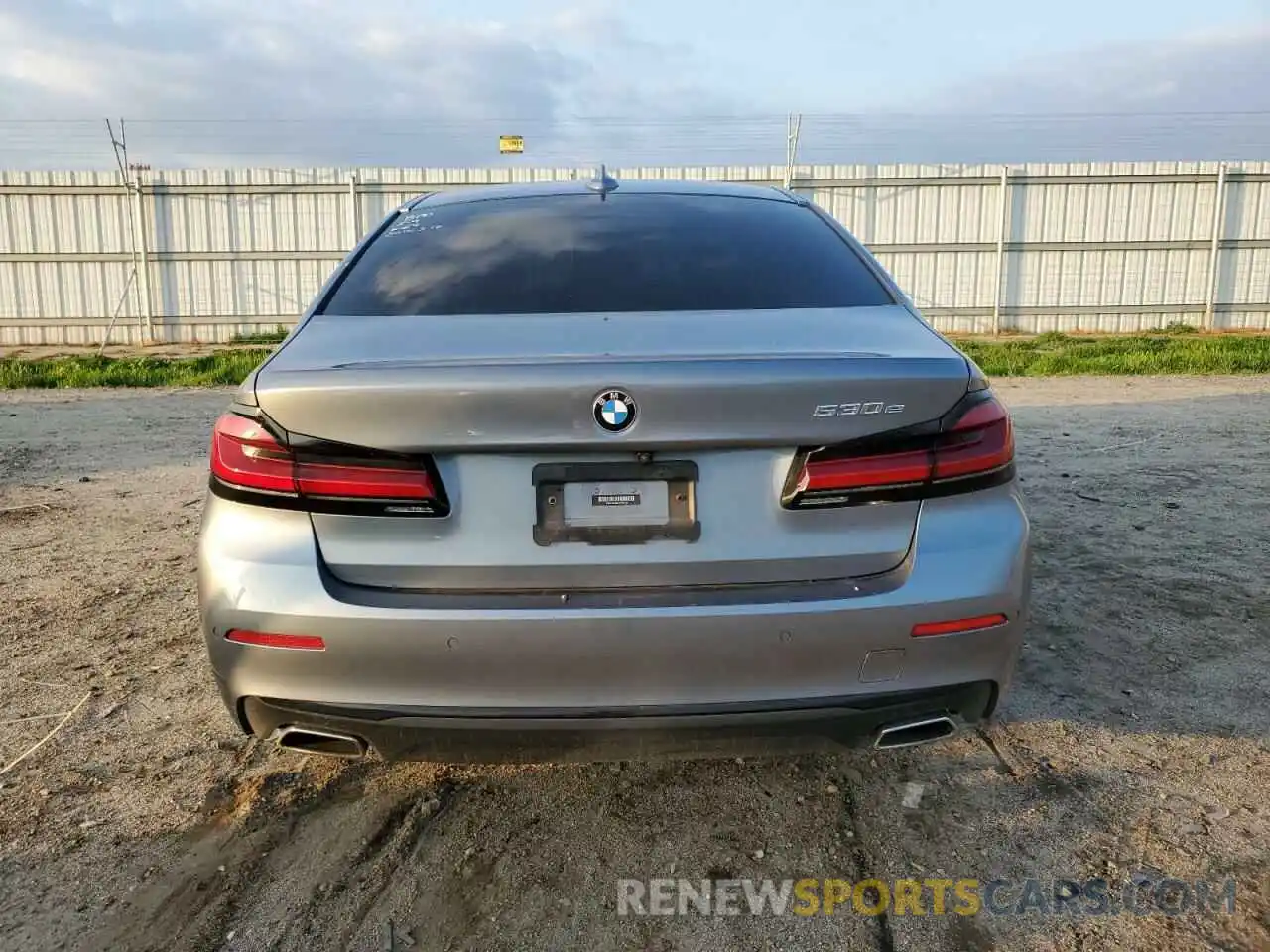 6 Photograph of a damaged car WBA13AG04MCF38146 BMW 5 SERIES 2021