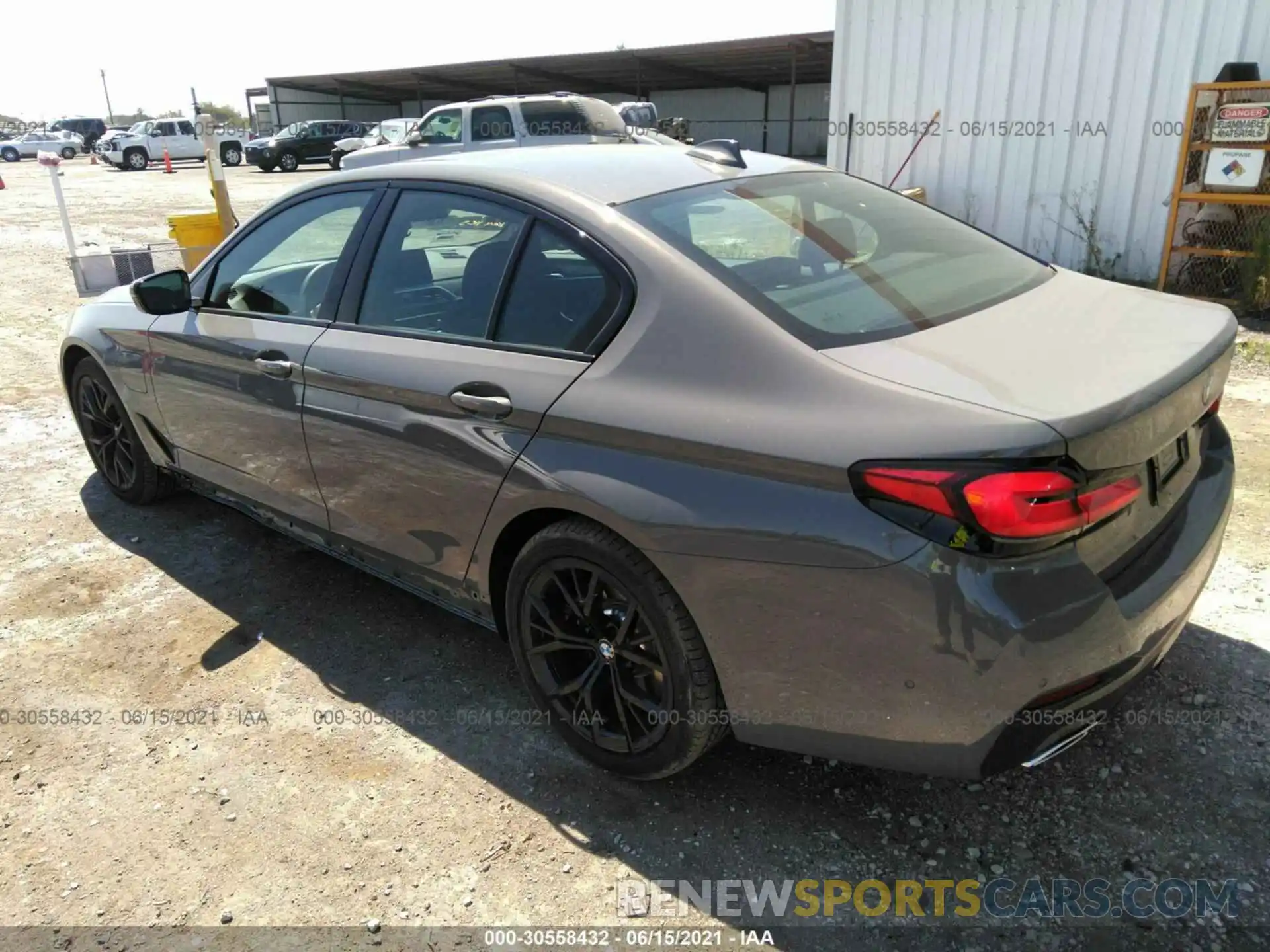 3 Photograph of a damaged car WBA13AG04MCG50672 BMW 5 SERIES 2021