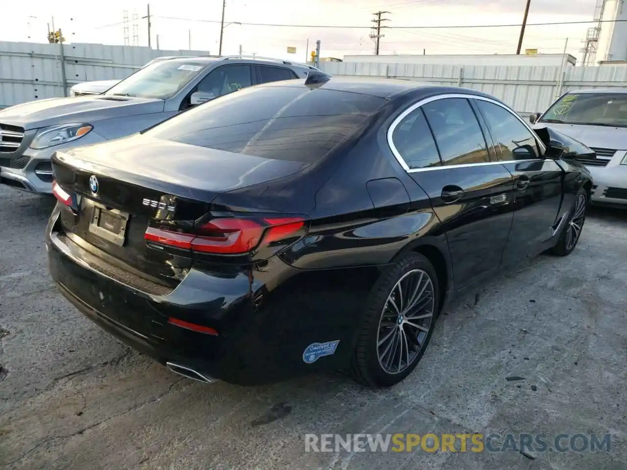 4 Photograph of a damaged car WBA13AG04MCG67911 BMW 5 SERIES 2021