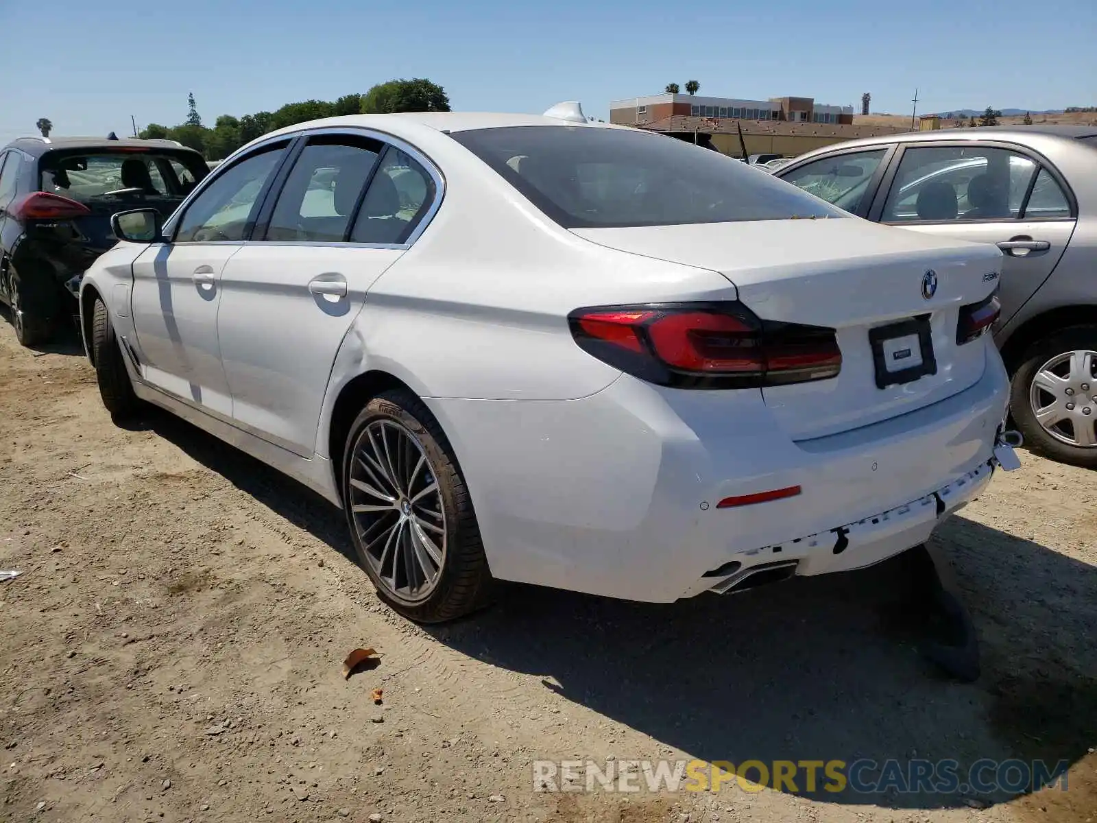 3 Photograph of a damaged car WBA13AG05MCF38334 BMW 5 SERIES 2021