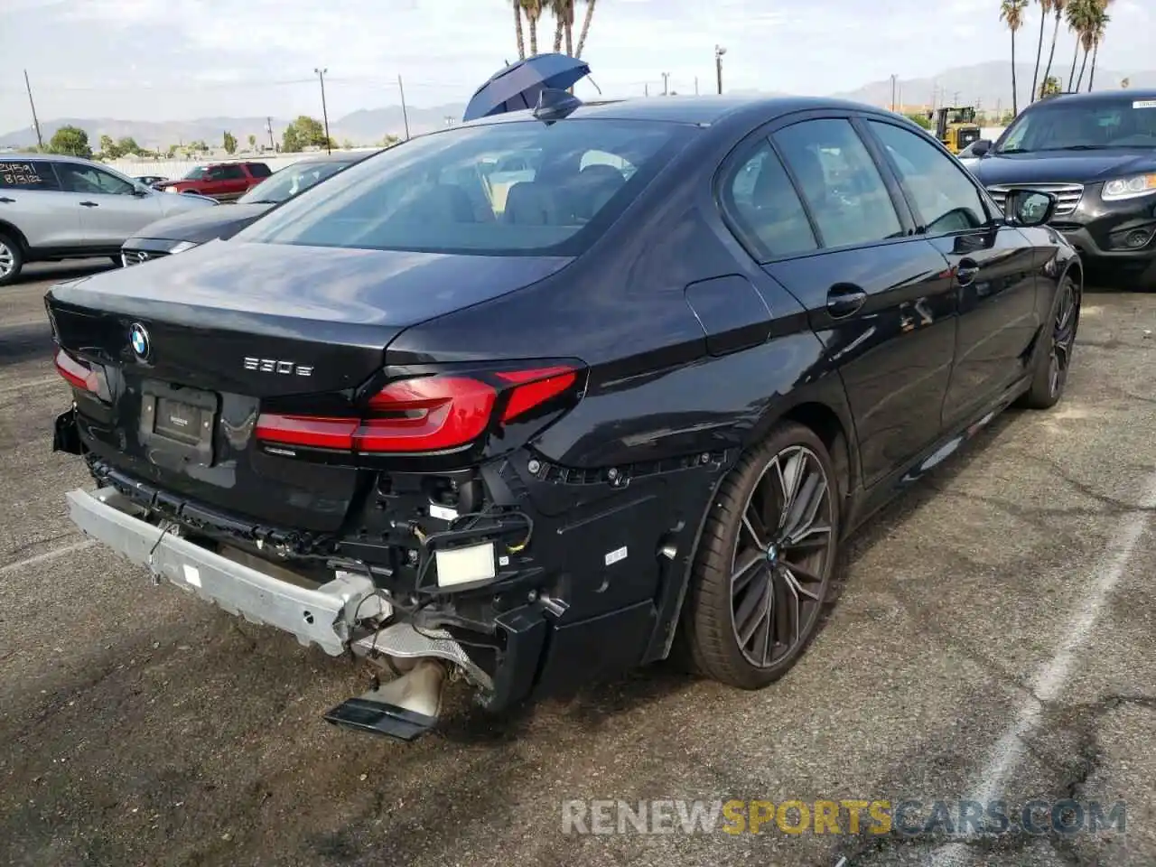 4 Photograph of a damaged car WBA13AG09MCG45192 BMW 5 SERIES 2021