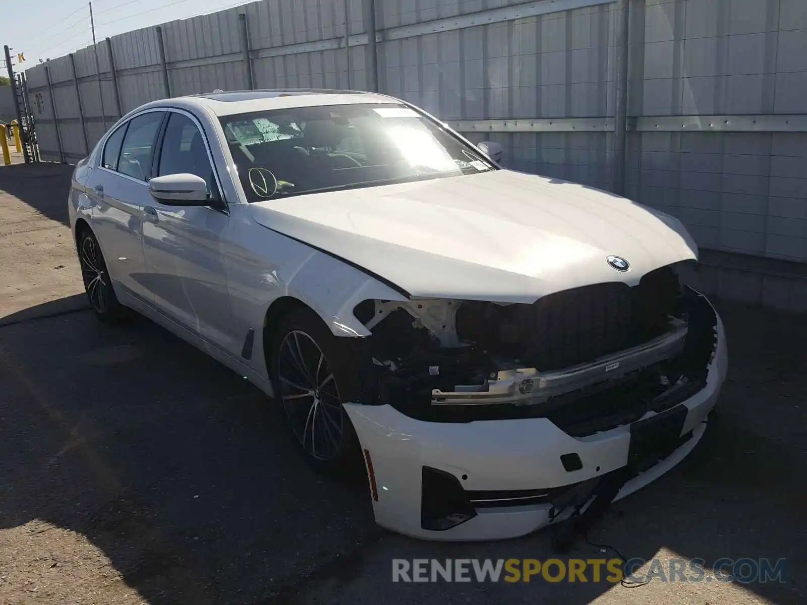 1 Фотография поврежденного автомобиля WBA13AG0XMCF45831 BMW 5 SERIES 2021