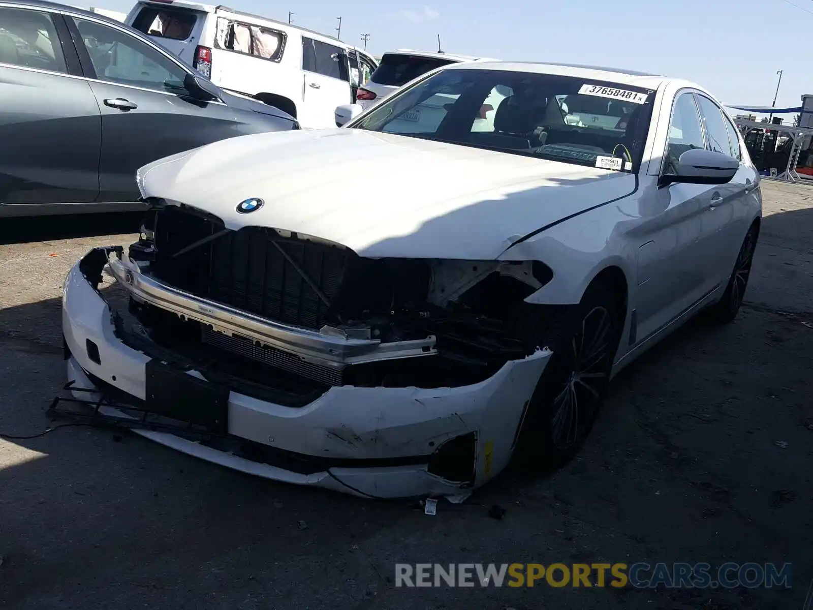 2 Фотография поврежденного автомобиля WBA13AG0XMCF45831 BMW 5 SERIES 2021