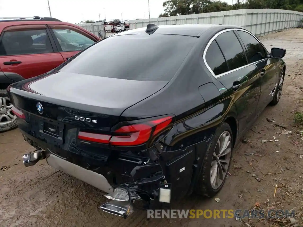 4 Photograph of a damaged car WBA13AG0XMCH25701 BMW 5 SERIES 2021