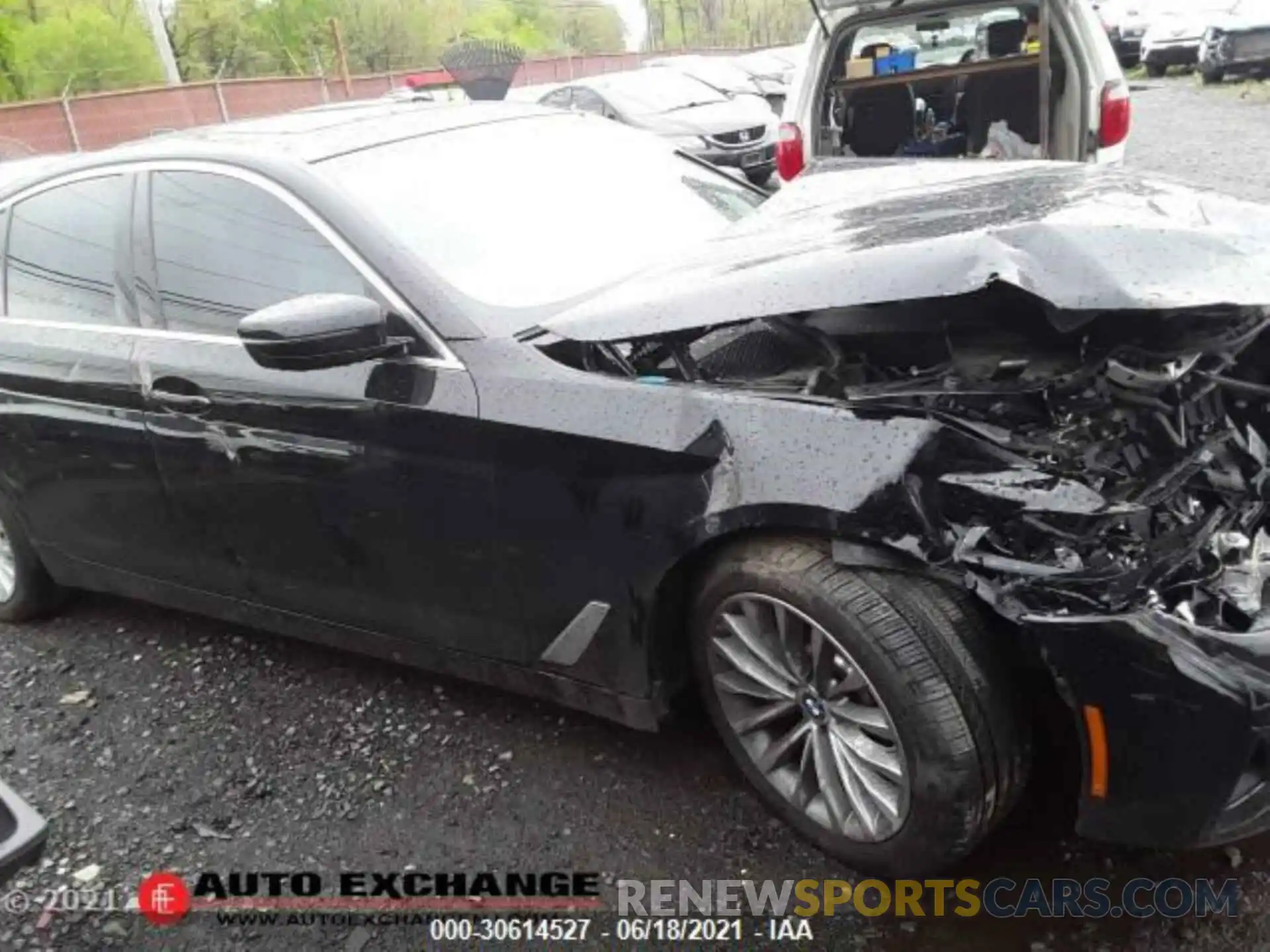 4 Photograph of a damaged car WBA13BJ00MWW92220 BMW 5 SERIES 2021