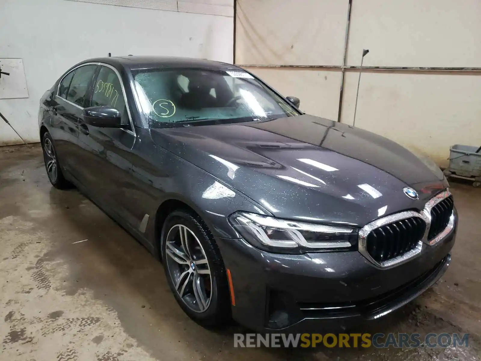 1 Photograph of a damaged car WBA13BJ01MCF28608 BMW 5 SERIES 2021