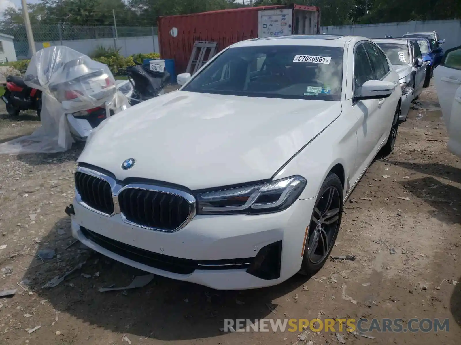 2 Фотография поврежденного автомобиля WBA13BJ01MWX01748 BMW 5 SERIES 2021