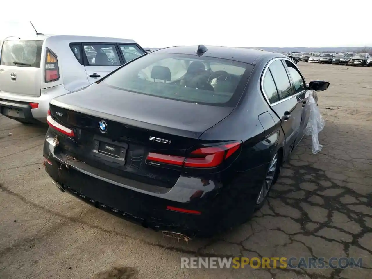 4 Photograph of a damaged car WBA13BJ01MWX32224 BMW 5 SERIES 2021