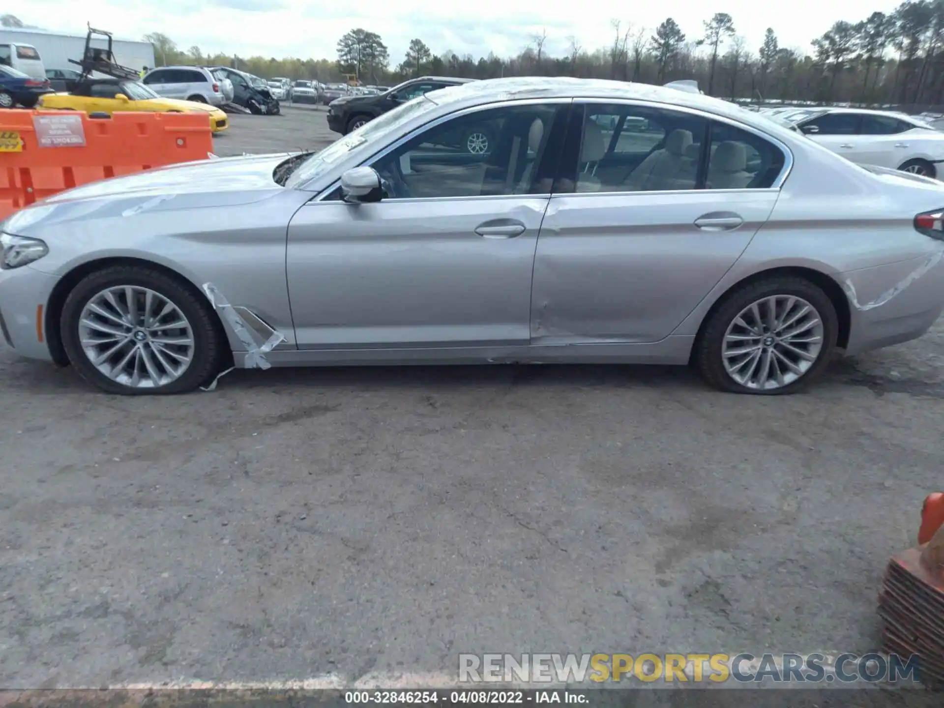 6 Photograph of a damaged car WBA13BJ02MCF96061 BMW 5 SERIES 2021