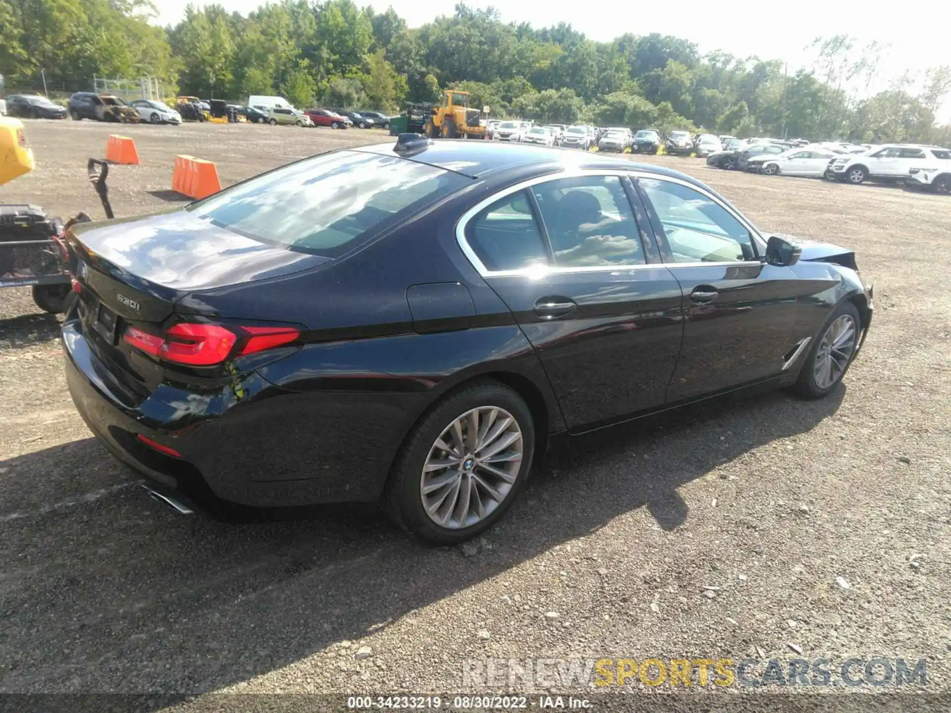 4 Photograph of a damaged car WBA13BJ03MWW91031 BMW 5 SERIES 2021