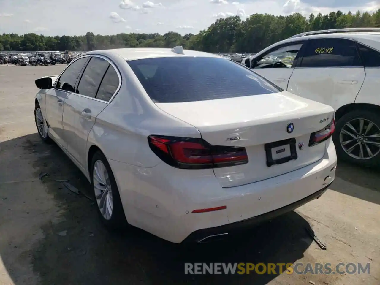 3 Photograph of a damaged car WBA13BJ06MCF77819 BMW 5 SERIES 2021