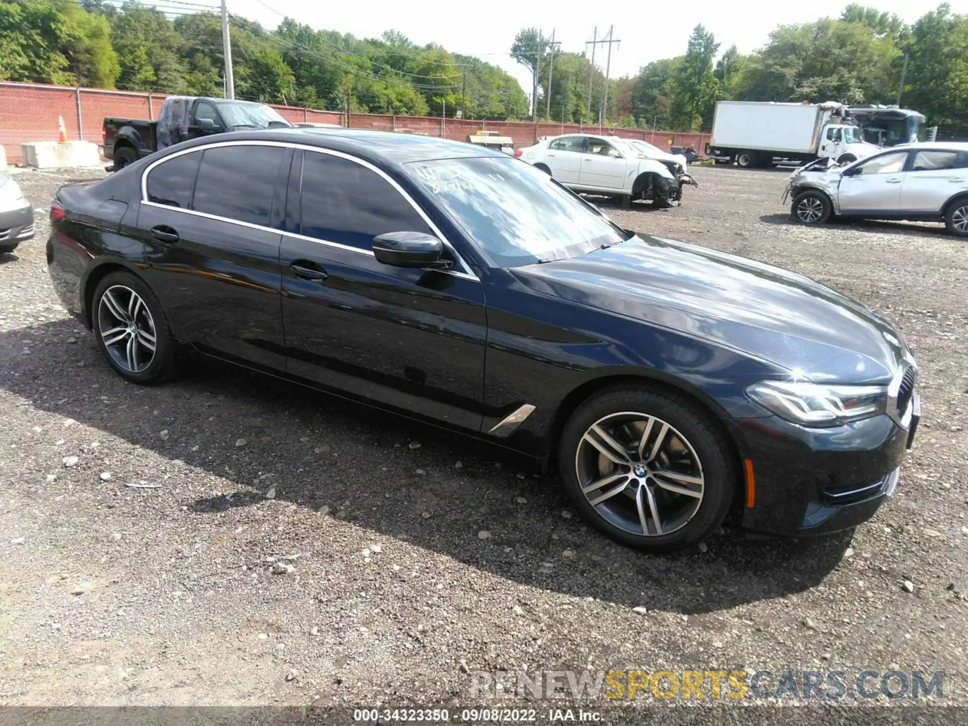 1 Фотография поврежденного автомобиля WBA13BJ07MCF08590 BMW 5 SERIES 2021