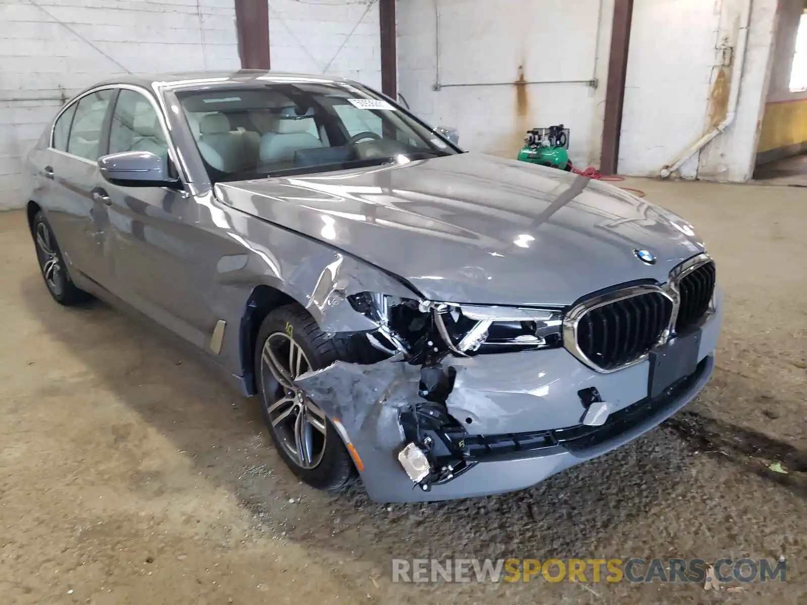 1 Photograph of a damaged car WBA13BJ07MWX01026 BMW 5 SERIES 2021