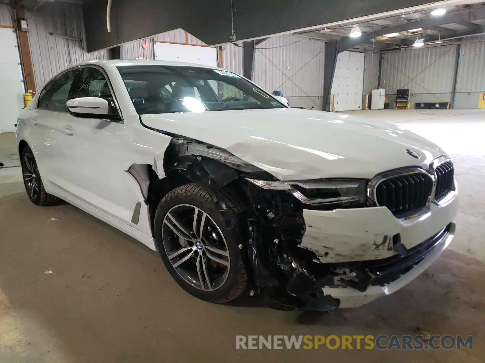 1 Photograph of a damaged car WBA13BJ08MCF05889 BMW 5 SERIES 2021