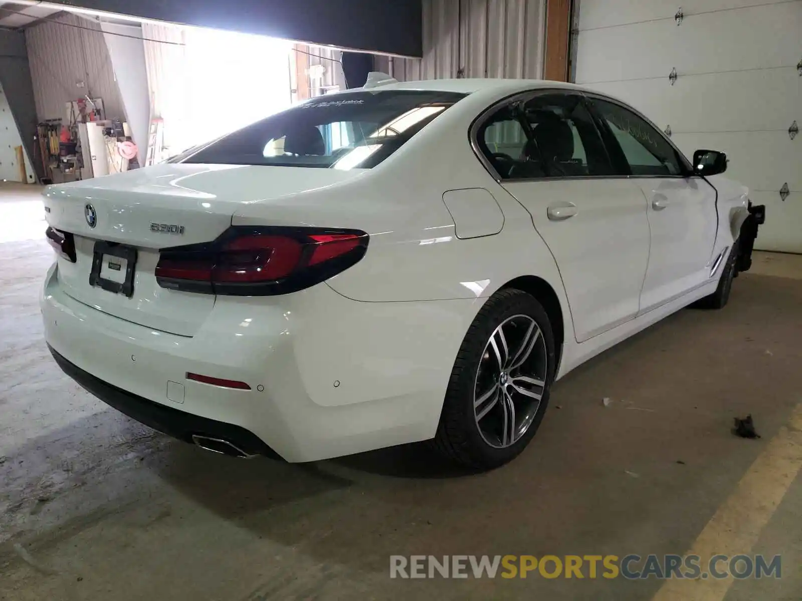 4 Photograph of a damaged car WBA13BJ08MCF05889 BMW 5 SERIES 2021