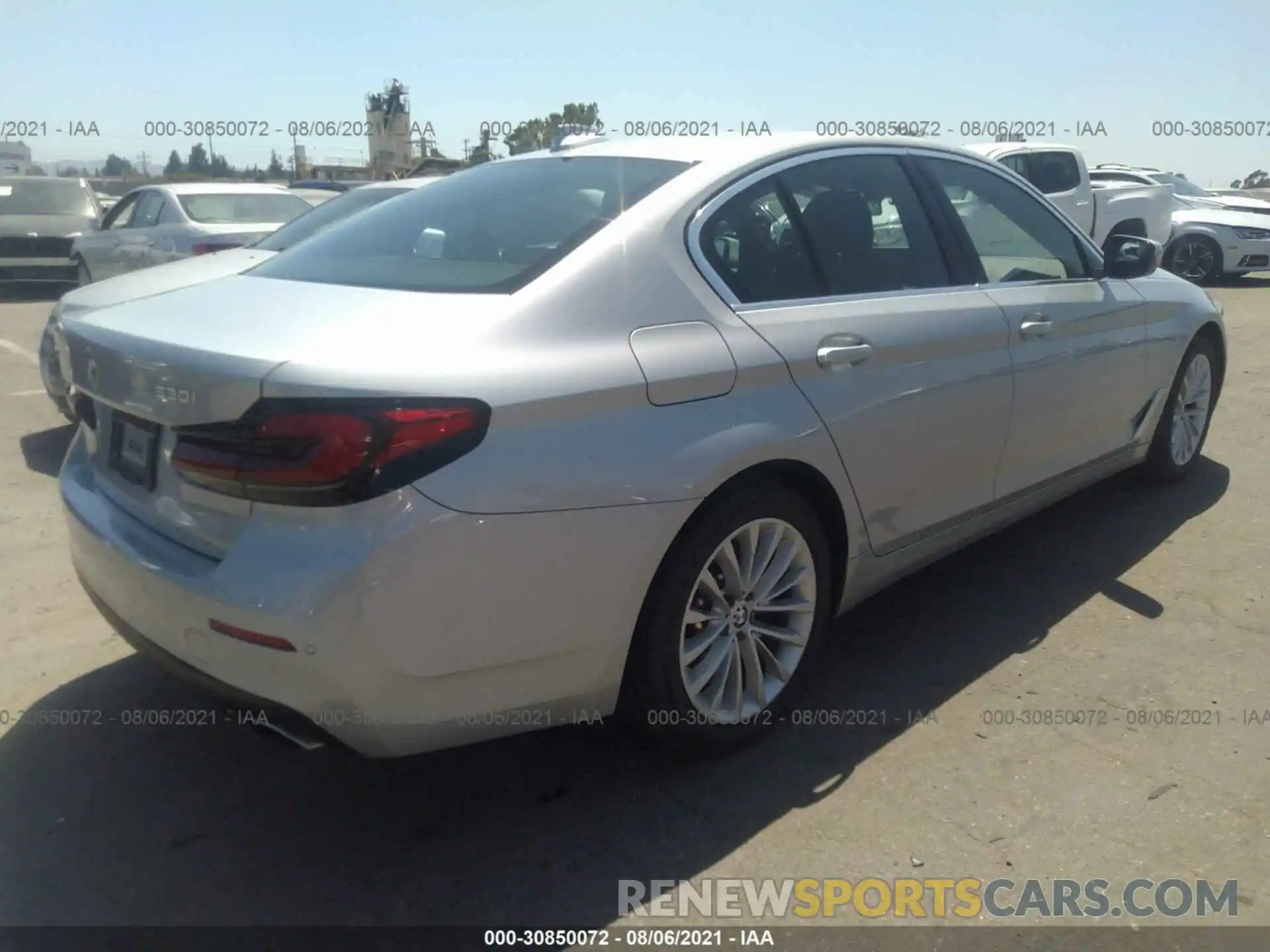 4 Photograph of a damaged car WBA13BJ08MCF65123 BMW 5 SERIES 2021