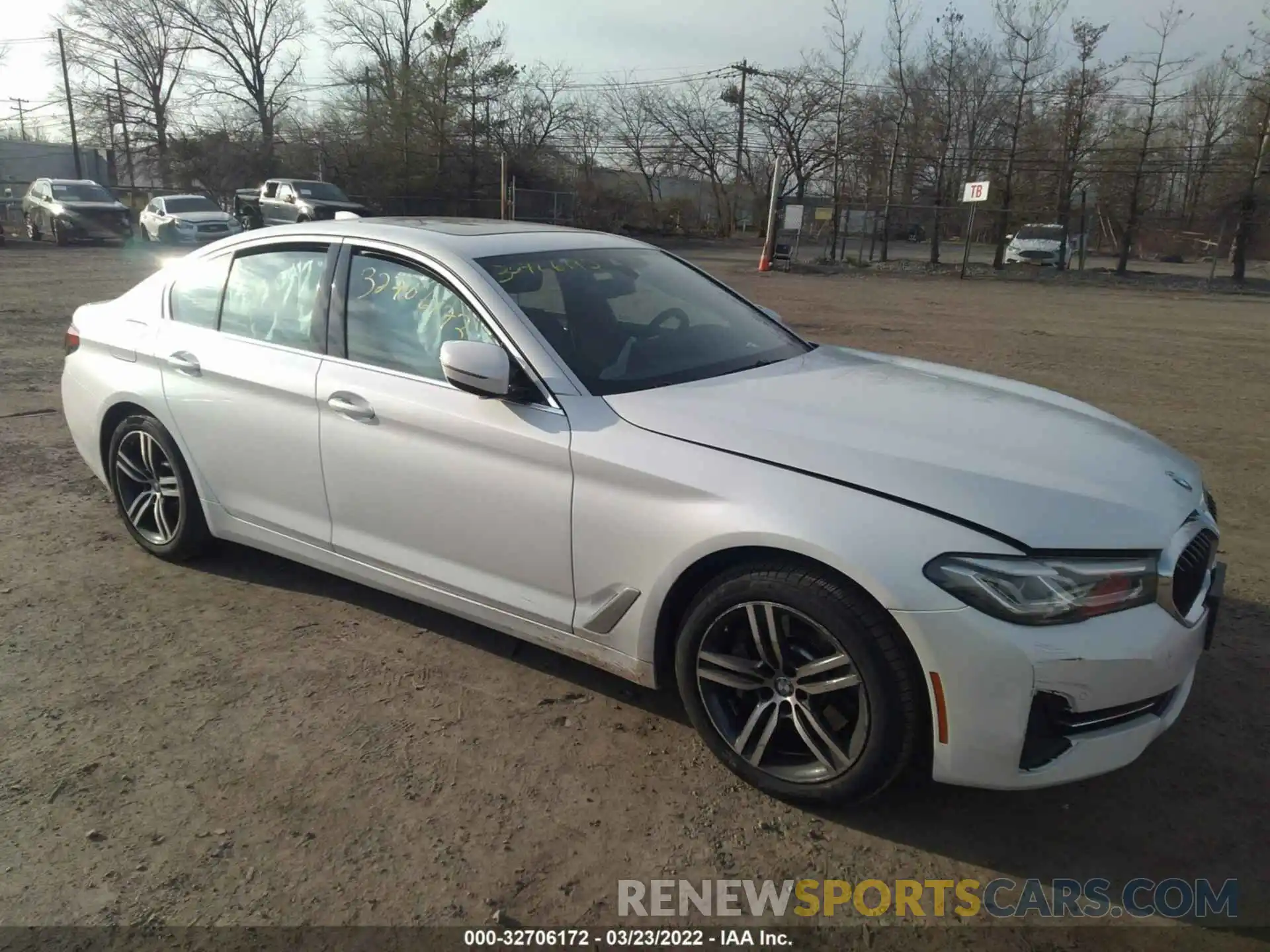 1 Photograph of a damaged car WBA13BJ08MWW91140 BMW 5 SERIES 2021