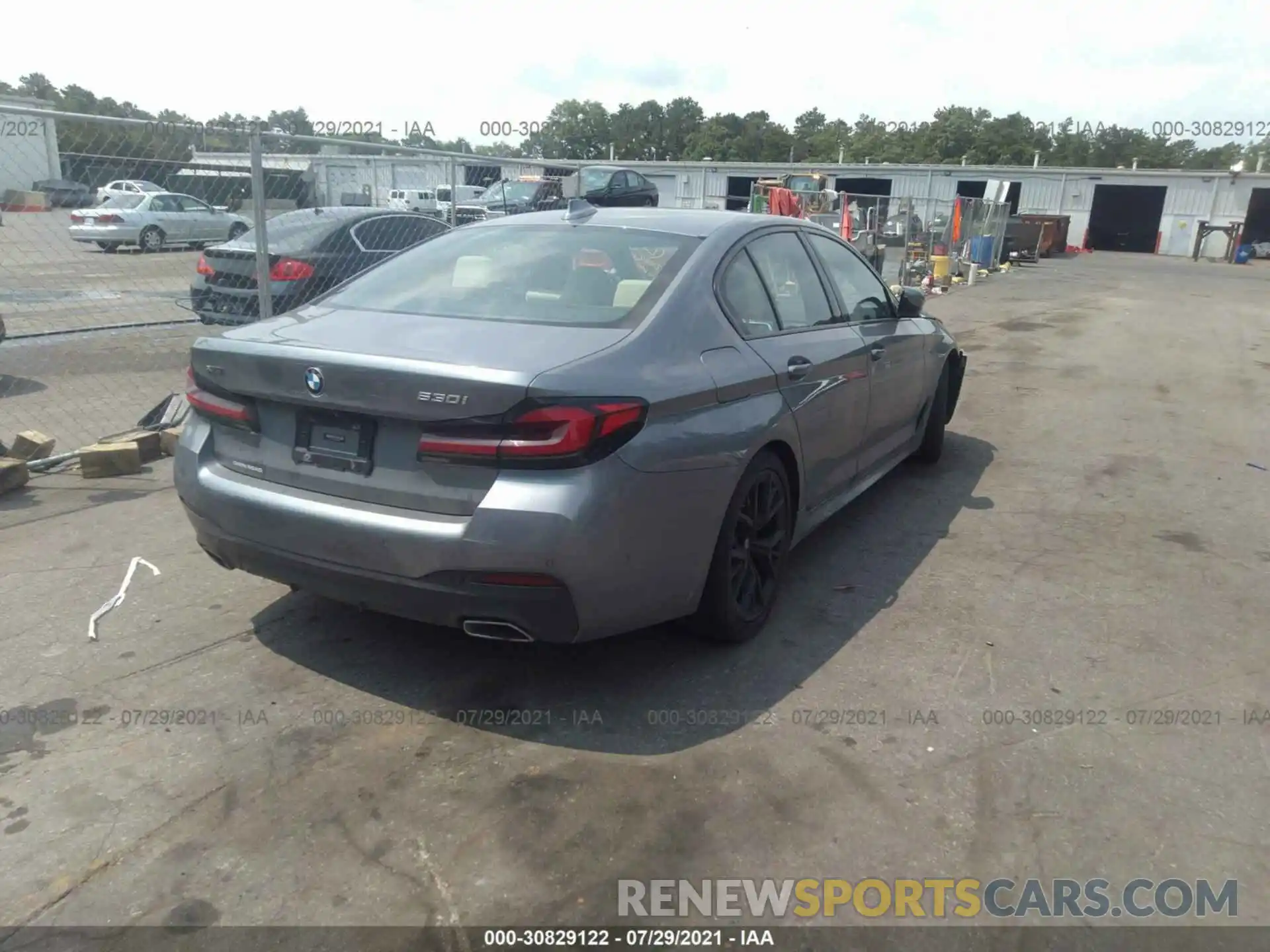 4 Photograph of a damaged car WBA13BJ08MWW93437 BMW 5 SERIES 2021