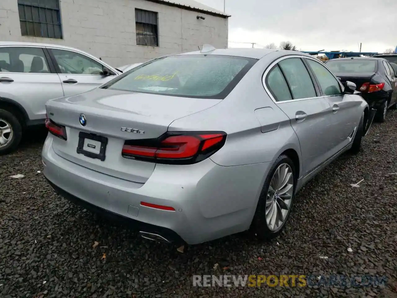 4 Photograph of a damaged car WBA33AG08MCF38269 BMW 5 SERIES 2021