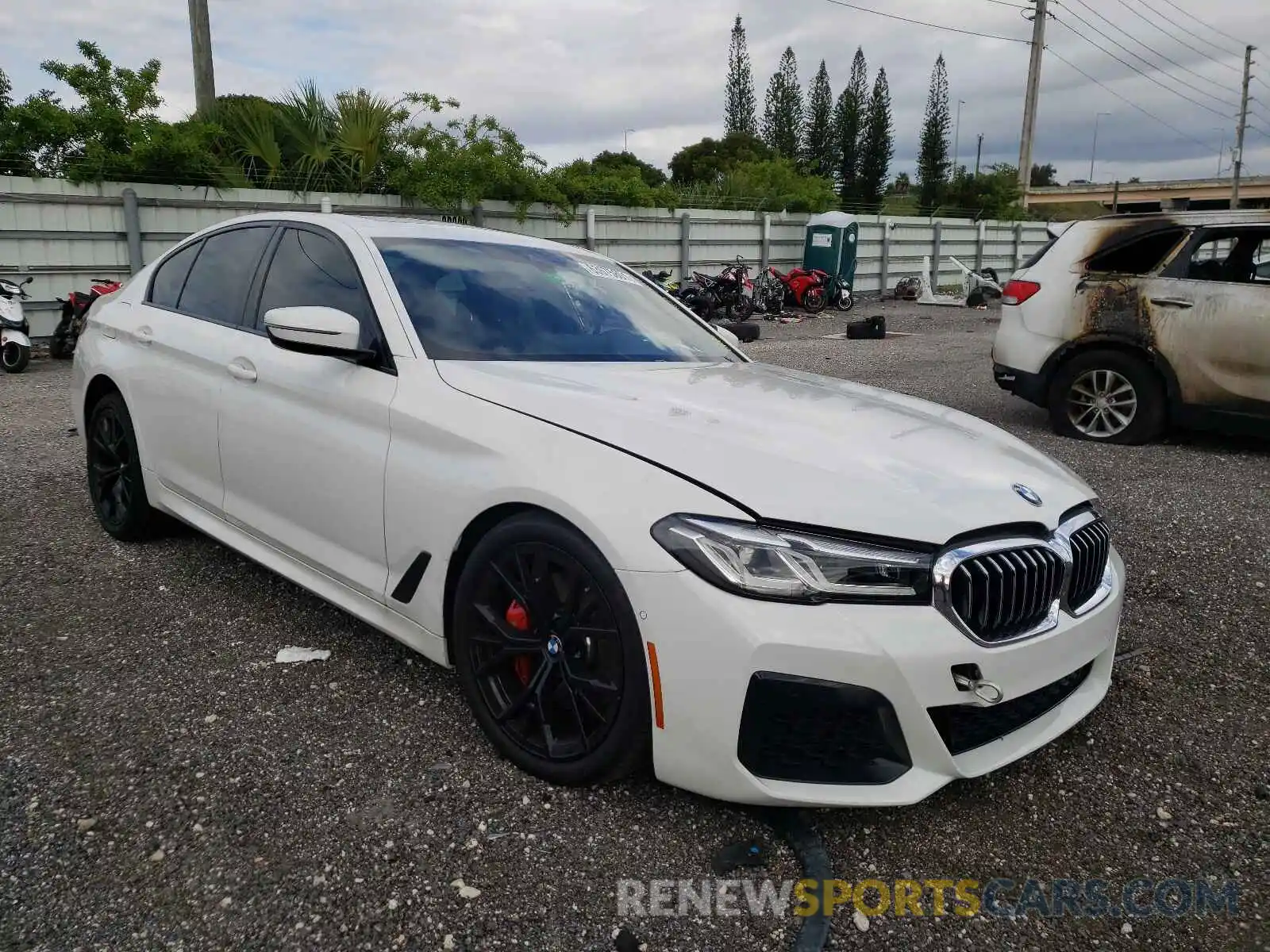 1 Photograph of a damaged car WBA53BH01MWX21229 BMW 5 SERIES 2021