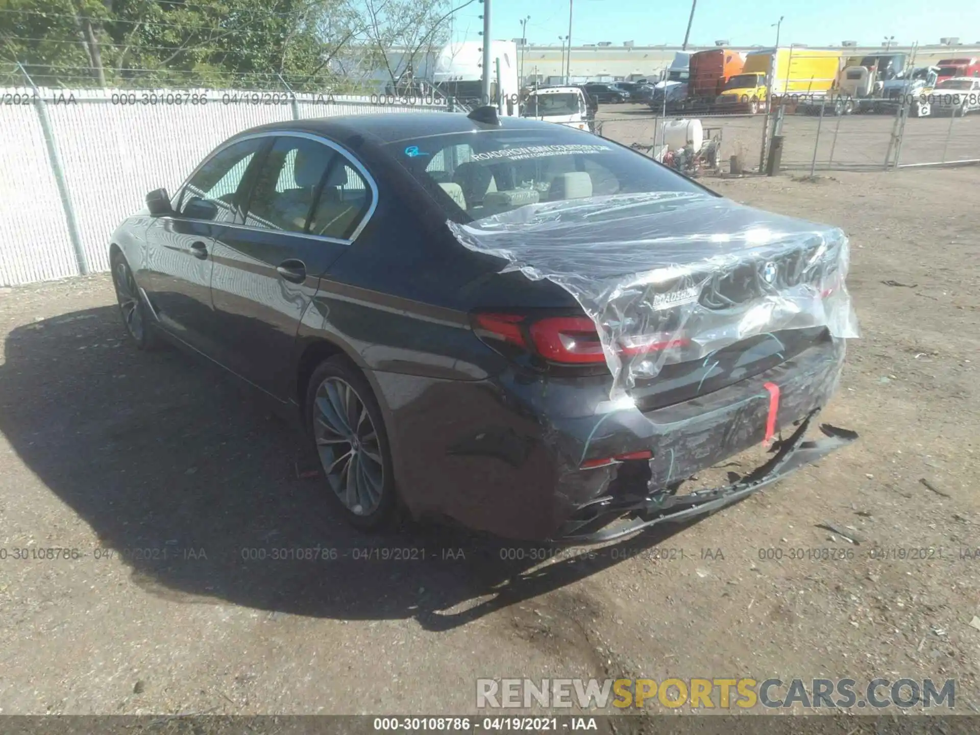 3 Photograph of a damaged car WBA53BH04MCF15164 BMW 5 SERIES 2021