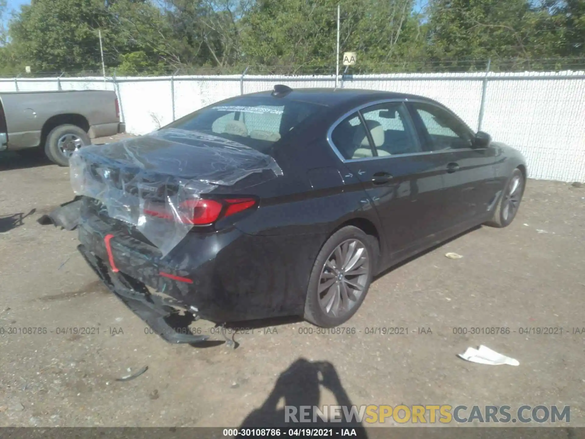 4 Photograph of a damaged car WBA53BH04MCF15164 BMW 5 SERIES 2021