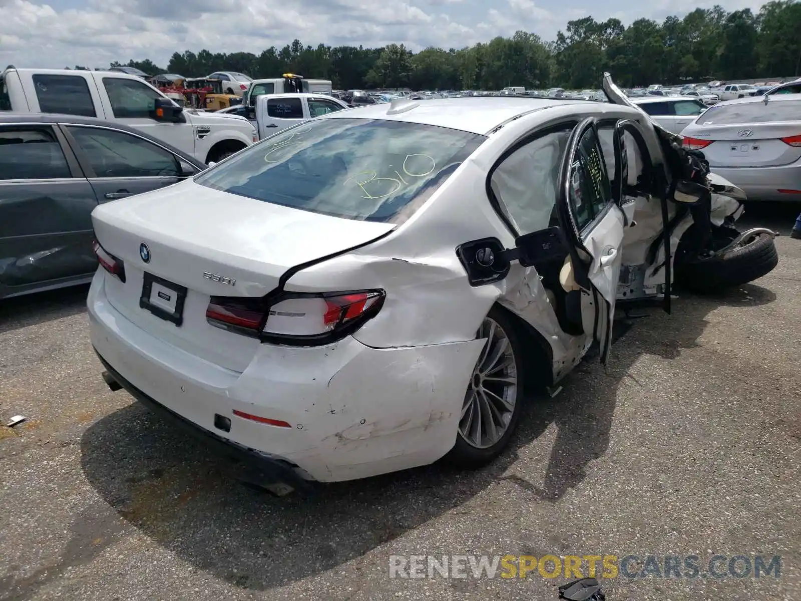 4 Photograph of a damaged car WBA53BH04MWX01850 BMW 5 SERIES 2021