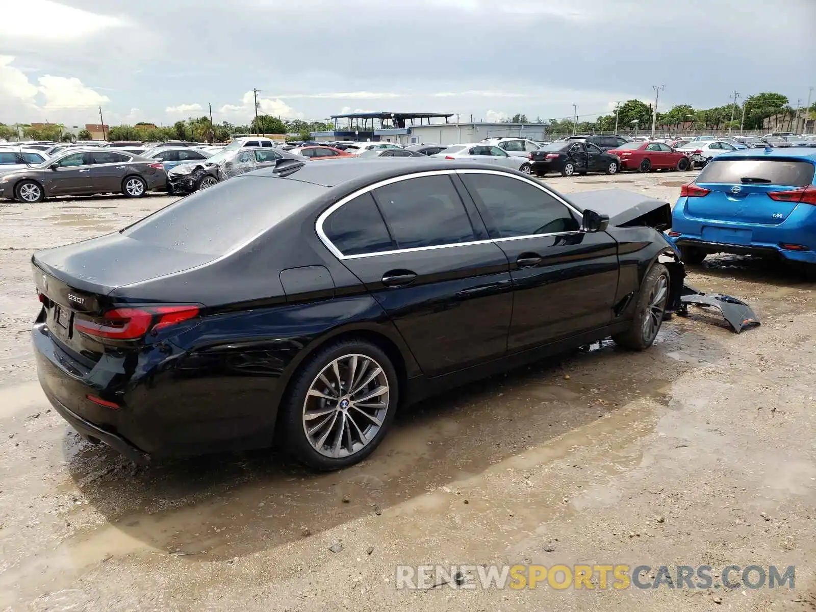 4 Photograph of a damaged car WBA53BH04MWX12606 BMW 5 SERIES 2021